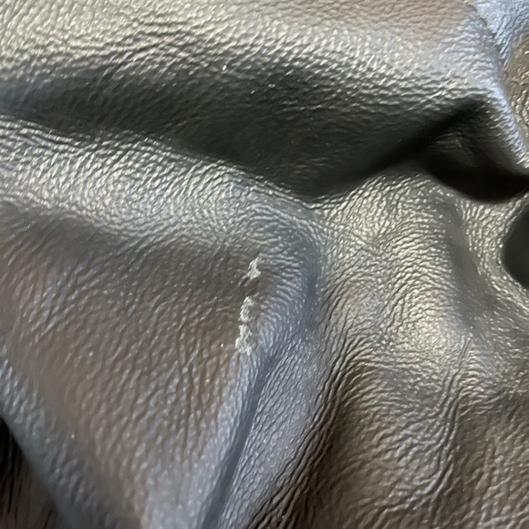 Dainese 2 piece leather suit with minimal use - Picture 16 of 16